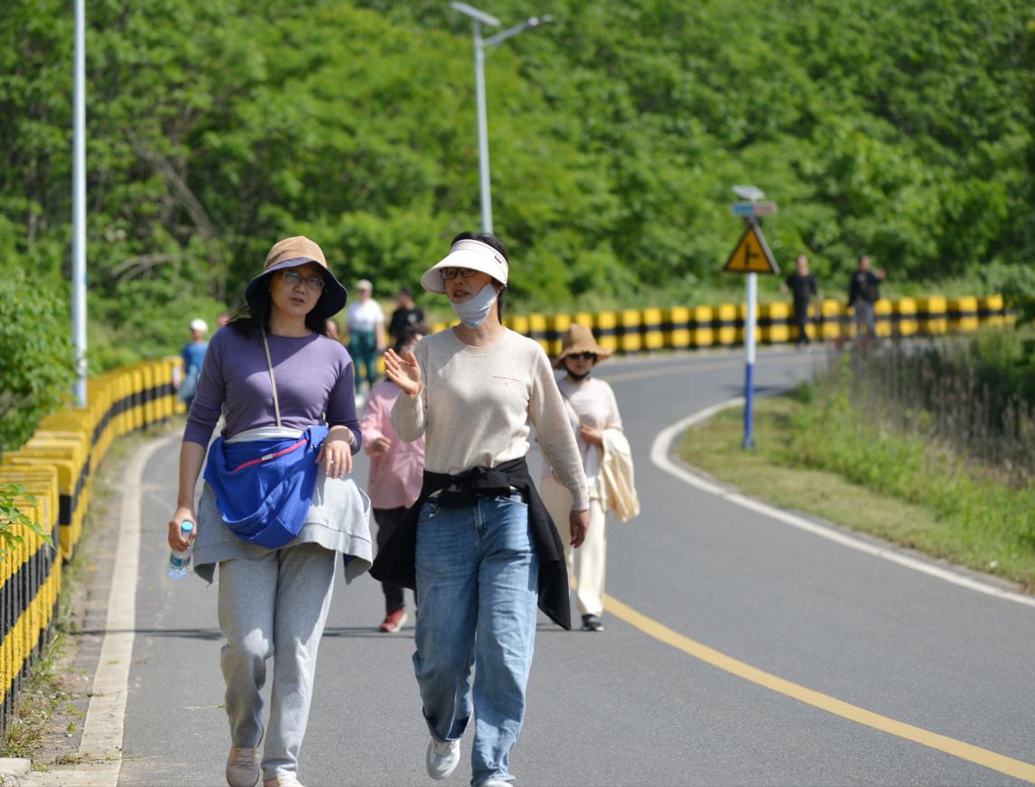为了躲避相亲，我嫁给了网恋对象，母亲最担心的事还是发生了