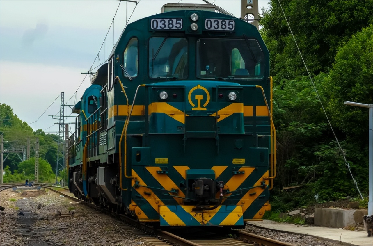 中国的内燃机车有哪些,中国现在服役的内燃机车