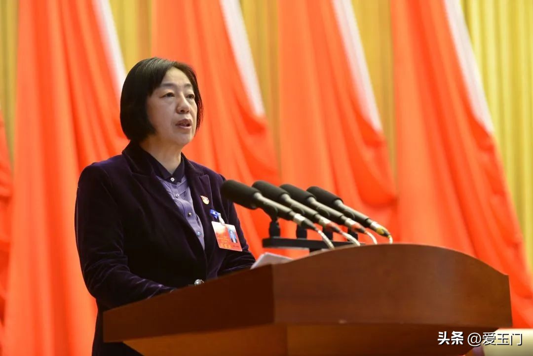 玉门市第十九届人大二次会议举行第二次全体会议