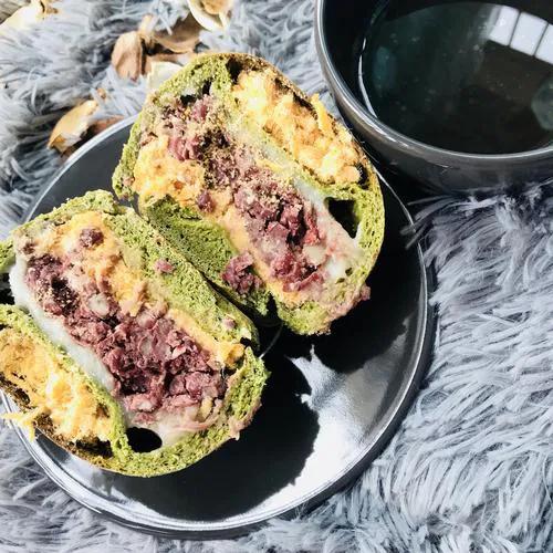 为什么西方的面包都特别硬,为什么外国的面包是硬的