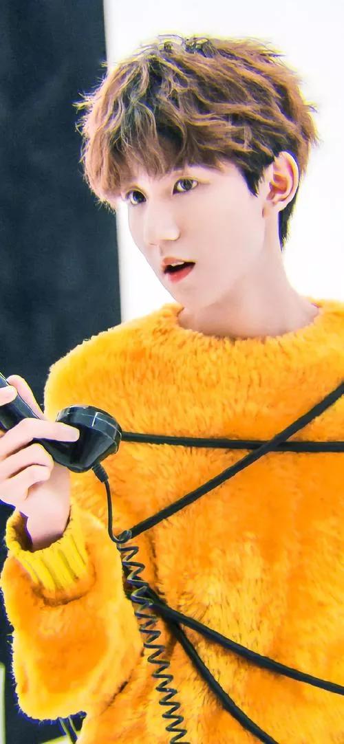 王源图片手机壁纸手控,王源壁纸女生专用高清