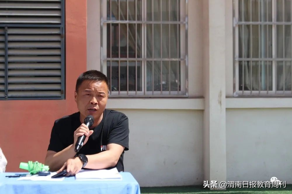 跳绳趣味性比赛,跳绳乒乓球接力赛