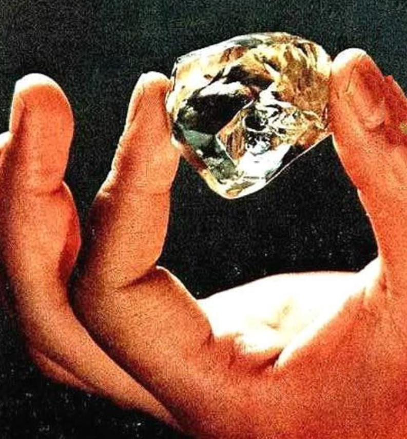 1997年山东女孩捡到价值10亿的钻石,捡到10亿钻石上交42年后现状