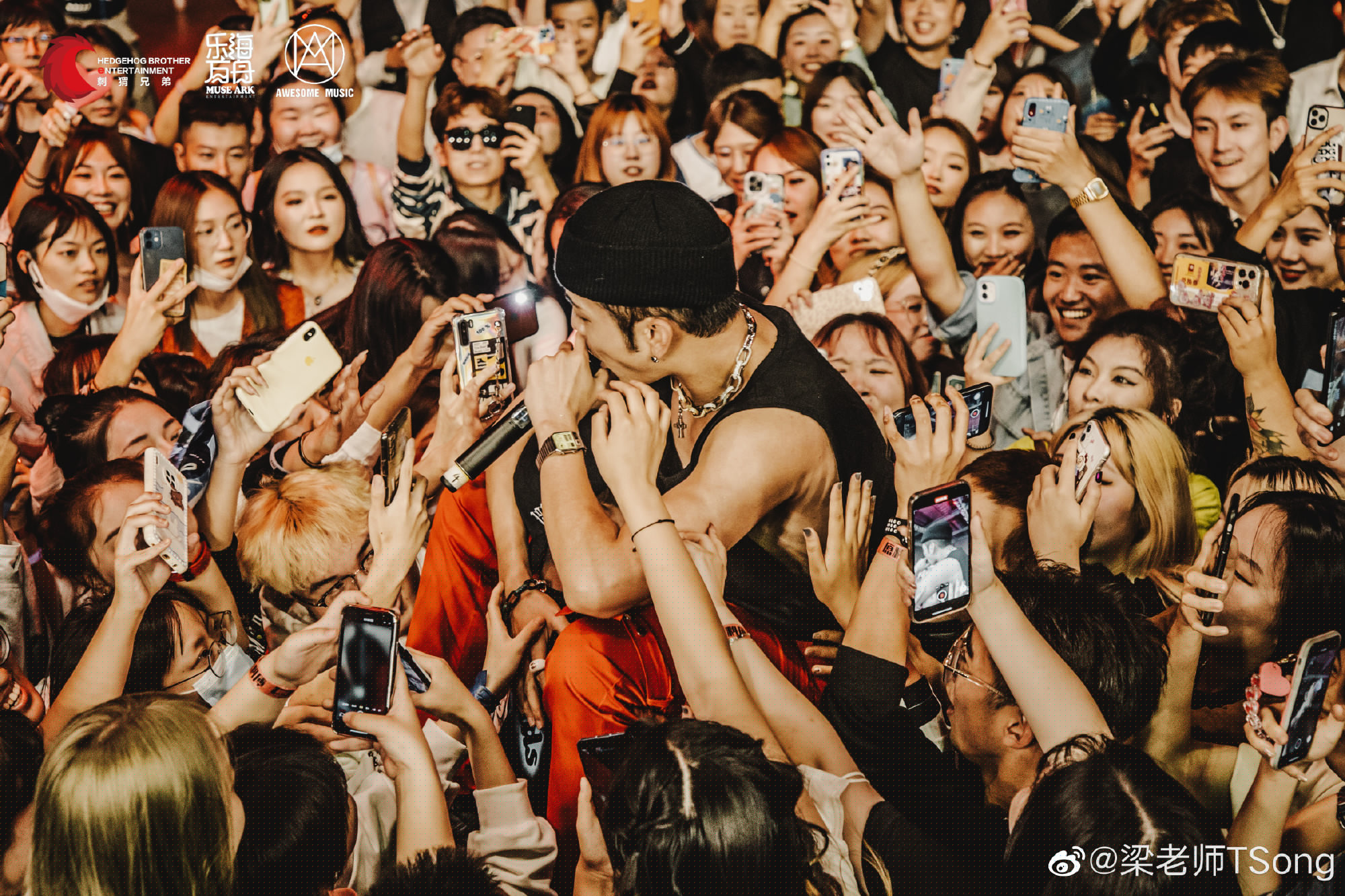 梁老师酒吧被打过程,梁老师被打视频完整版