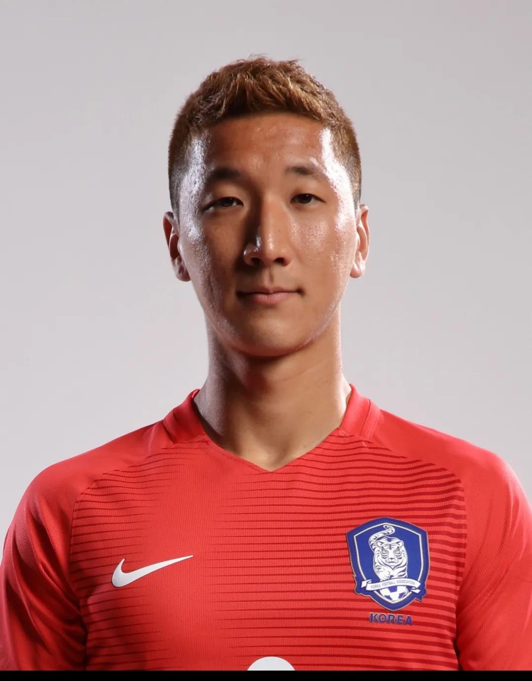 鍔犵洘杩囨亽澶х殑闊╁浗鐞冨憳鏈夊摢浜涗汉,鏈変汉閿掗摏鍏ョ嫳