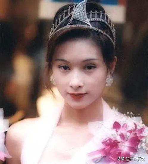 7位天生“眼窝深”的女星，深邃迷人和疲惫显老，差距一目了然