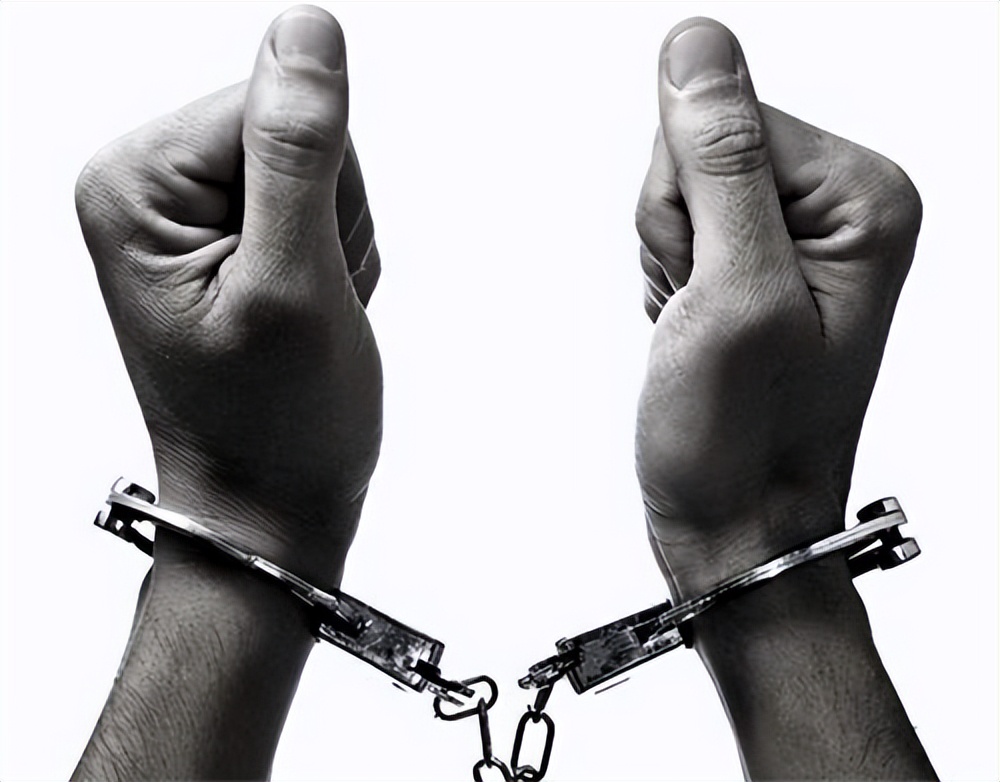 别人来我家闹事让我打了我犯法吗,别人来我家打我要判几年