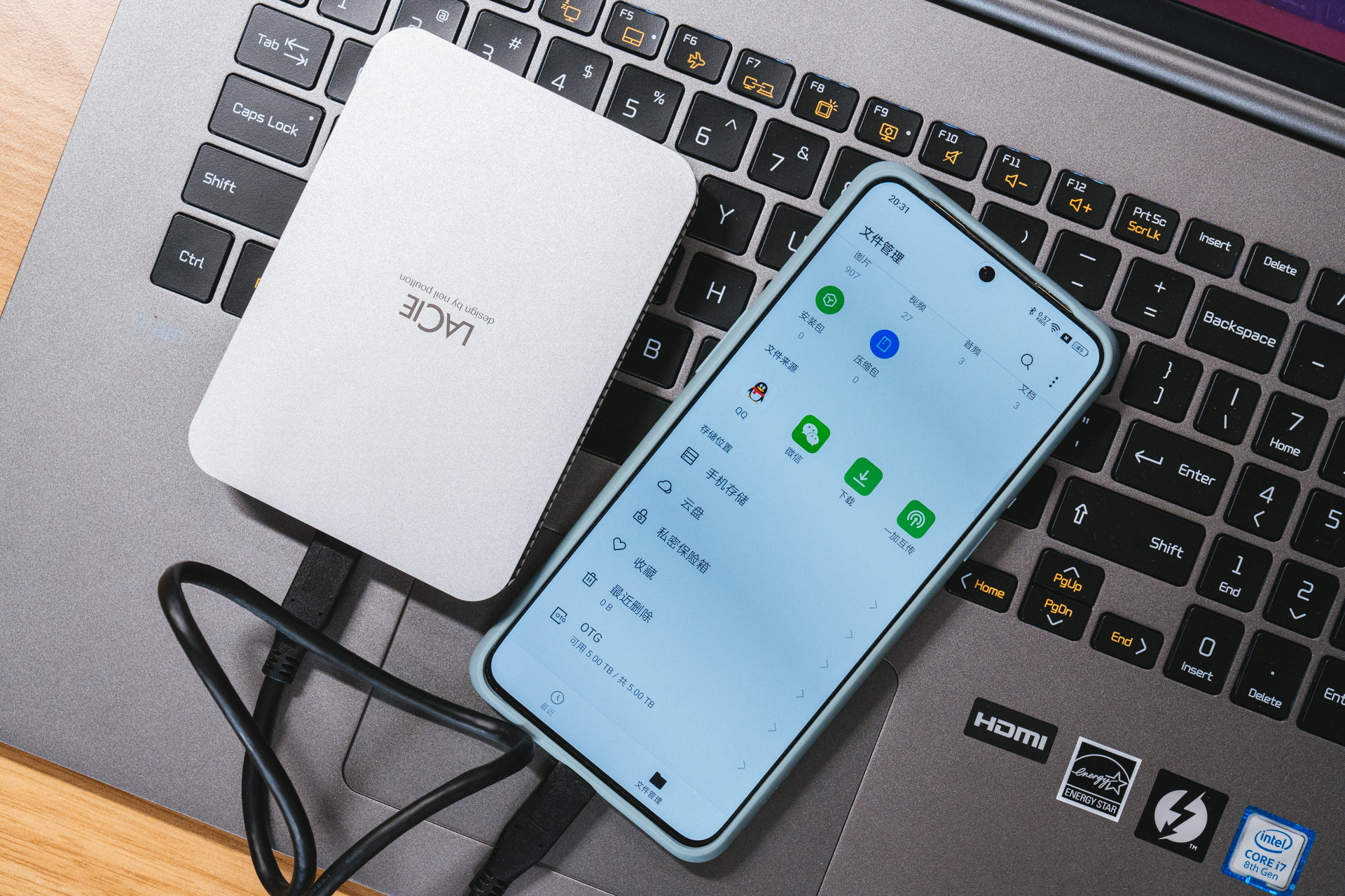 种草的翻包文化，好物实用至上：我的通勤实用主义EDC都有些啥？