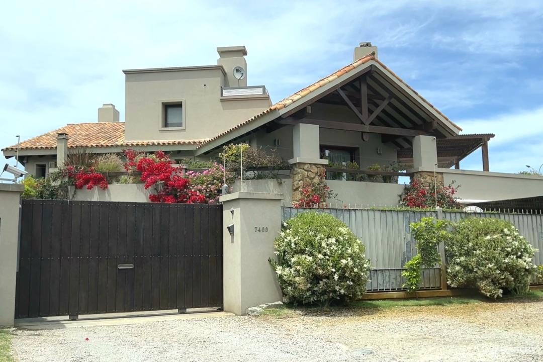 花了6000元在海上吃西餐,花了8000块钱到河里面吃一顿饭