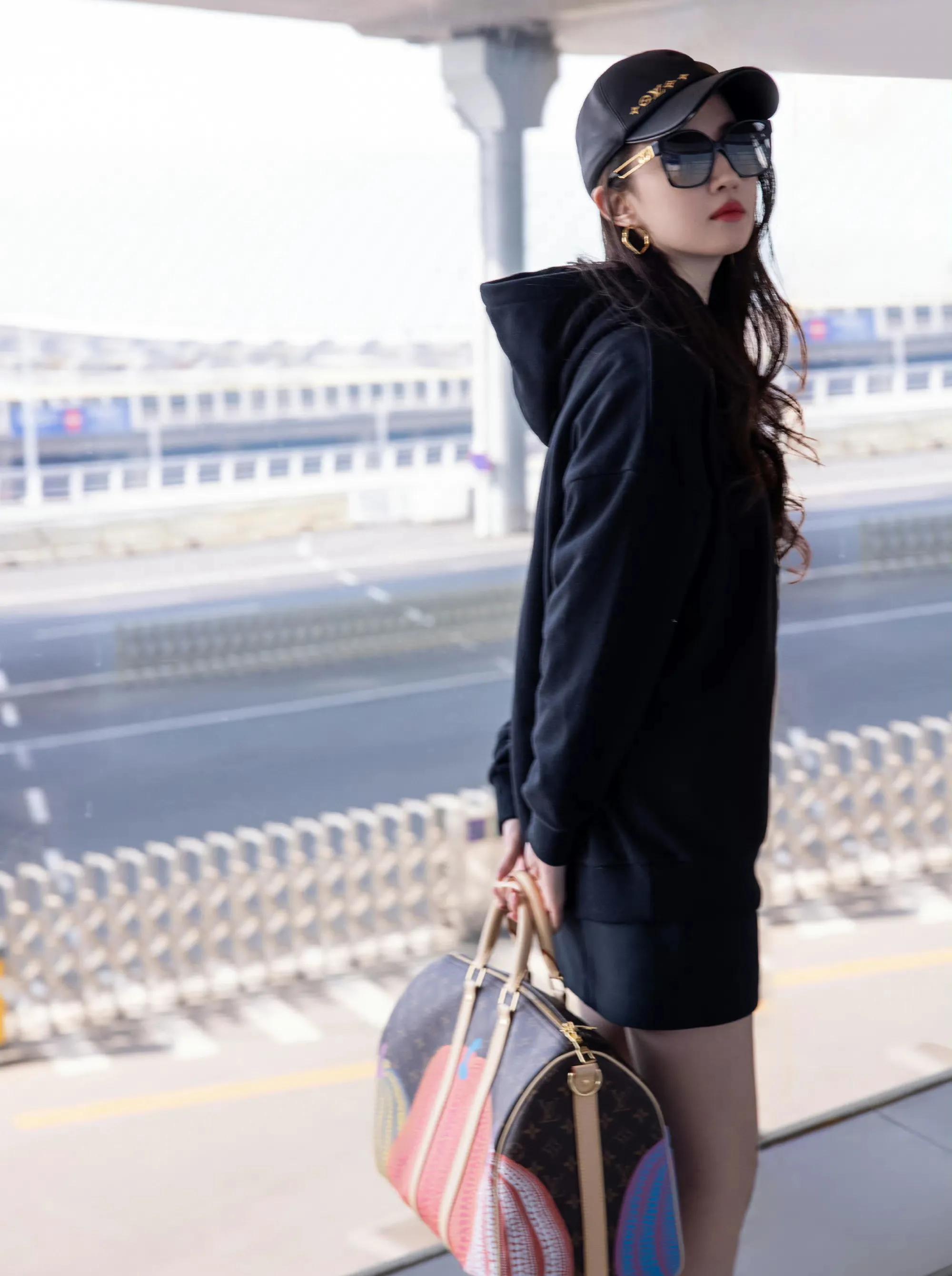 刘亦菲穿这种衣服真的气场十足,刘亦菲同款卫衣穿搭