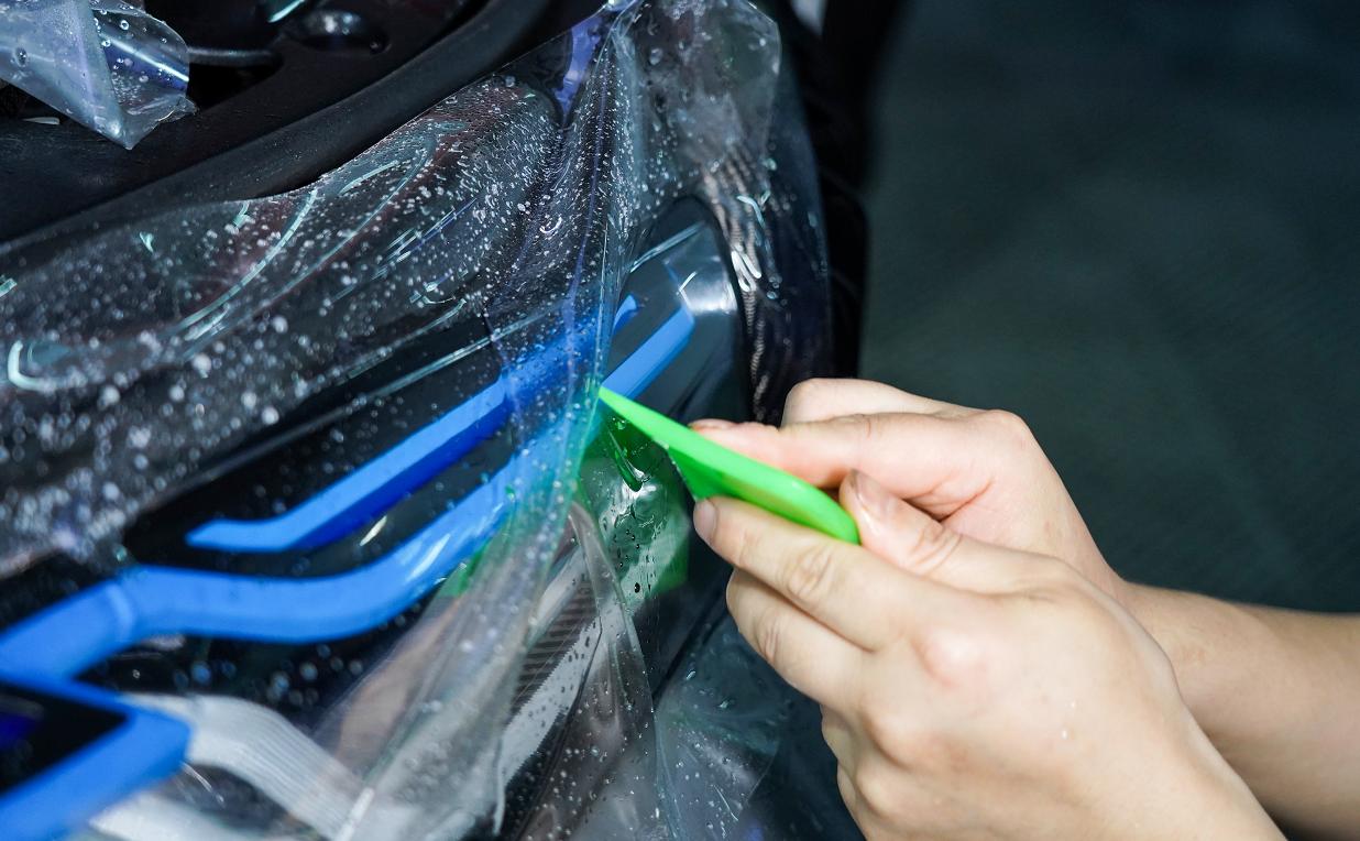 膜一姐说汽车贴膜：新车花几千块钱贴隐形车衣到底值不值？为什么