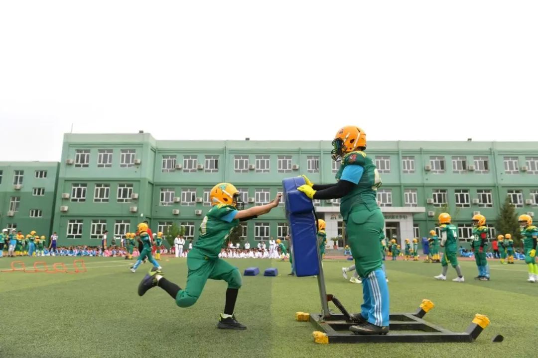 两千学生霸气登场的中杉金杉树体育节！泰酷辣！