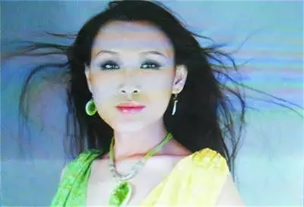 中国变性人造美女:申小勇整容后改名换姓渴望婚姻,后来如何