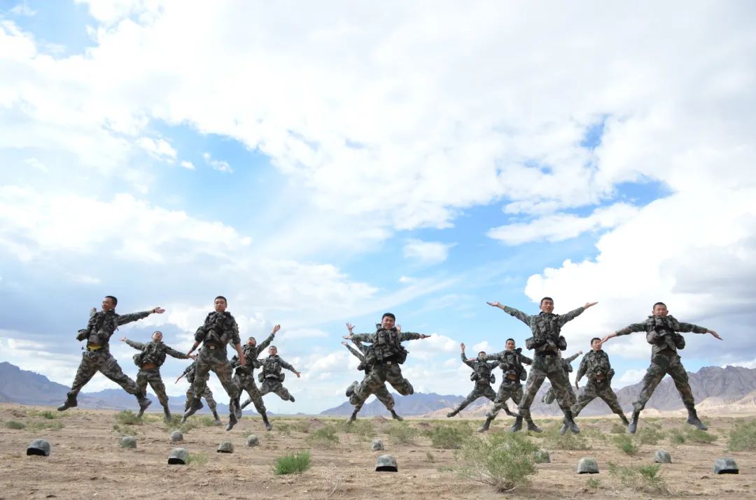 中国军人的代表名词是什么,我国军人的名称