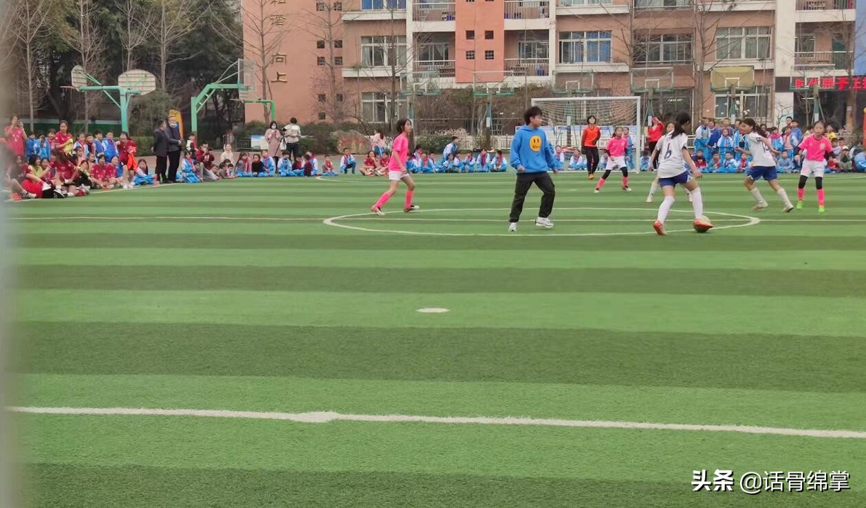 张琳艳家乡看女足夺冠,张琳艳冠军采访