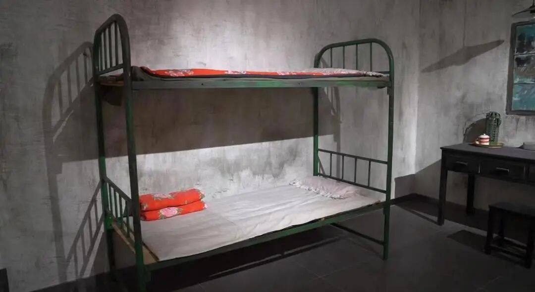 锋芒——纪念毛*东泽**等老一辈革命家为雷锋同志题词六十周年