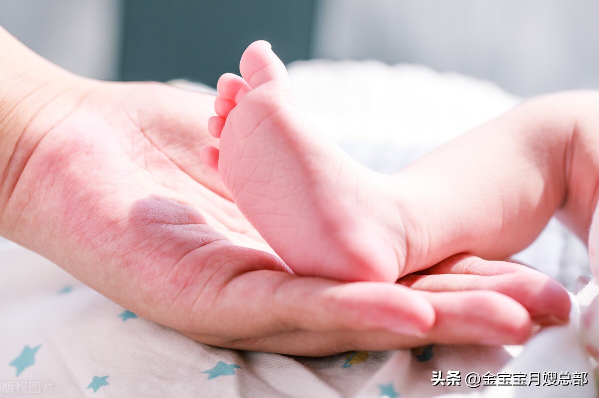 月子里宝宝长时间不睡觉怎么哄睡,月子宝宝晚上不睡怎么办