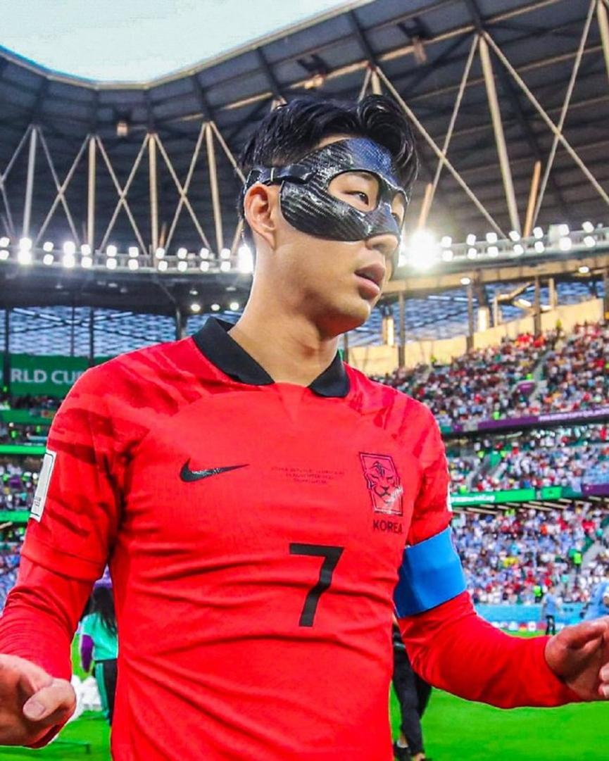 孙兴慜被韩国网友评价,中国vs韩国足球1-0孙兴慜反应