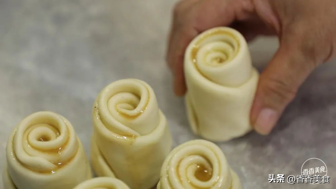 一款一年四季都可以煎烤炸的小吃,藏在小巷子里的人气小吃