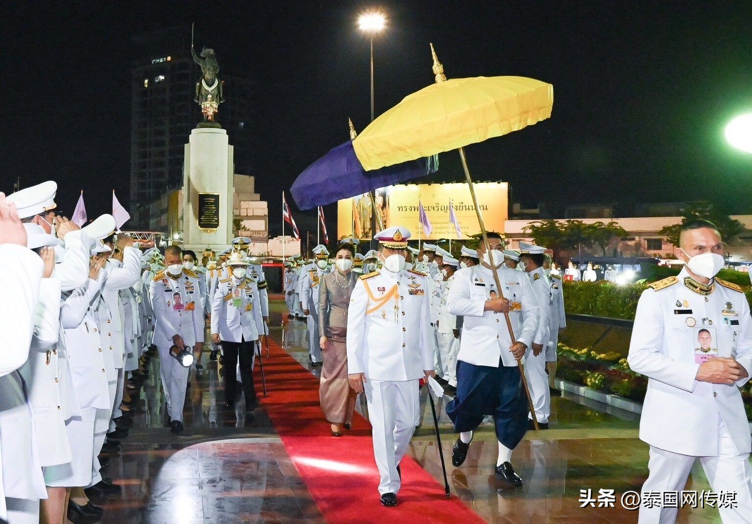 泰国国王出席英国国王加冕仪式,泰国国王携王后现身英王加冕礼