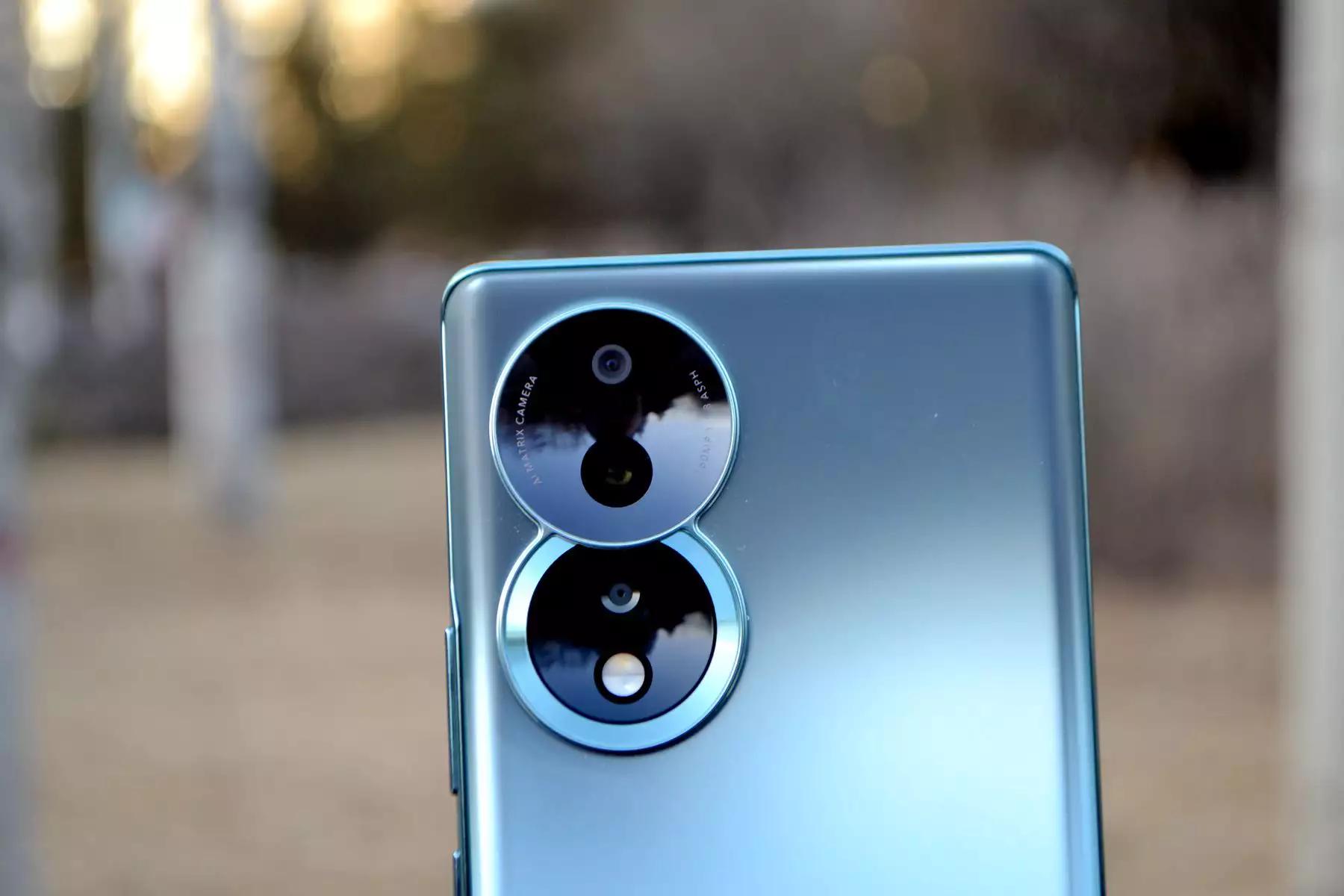 仅搭载了骁龙782，聊聊凭啥荣耀80能在一众旗舰机里杀出圈