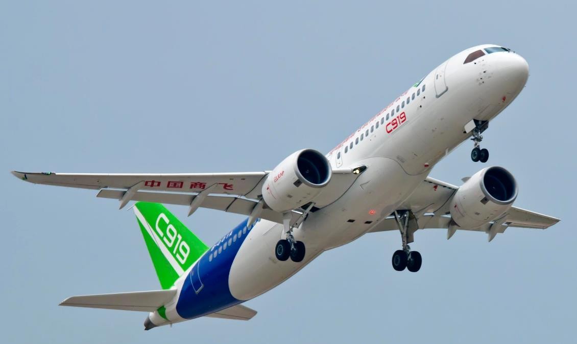 一架中国c919大型客机有多少人,全球首架国产大飞机c919飞抵海口