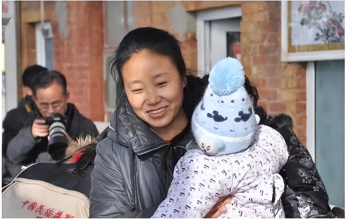 收养118个爱心妈妈为什么判刑,收养118个弃婴的妈妈被判刑