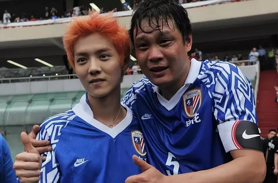 鹿晗关晓彤看足球,鹿晗解说欧洲杯关晓彤