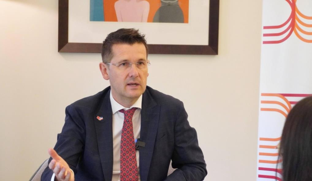 荷兰光刻机巨头披露中国订单,荷兰光刻机巨头谈中国光刻机