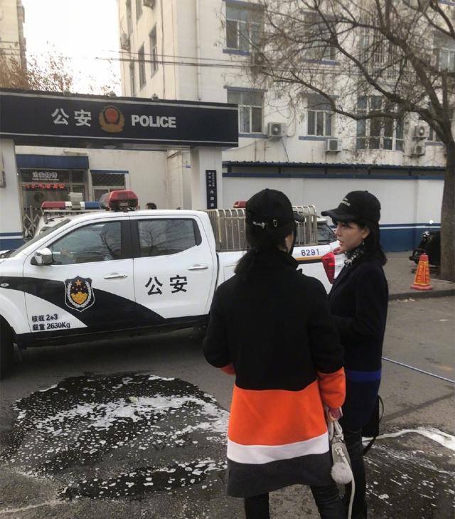 明星在做“精油按摩”被男人骚扰，差点发脾气，朋友帮忙报案抓捕