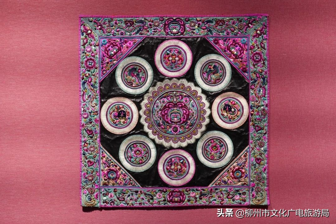 多彩童年的衣服真好看,儿童少数民族服饰