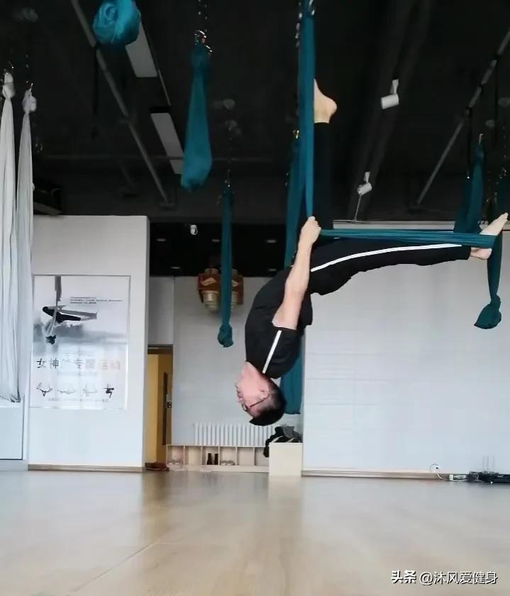 男瑜伽教练兼职,上海男瑜伽教练真实收入