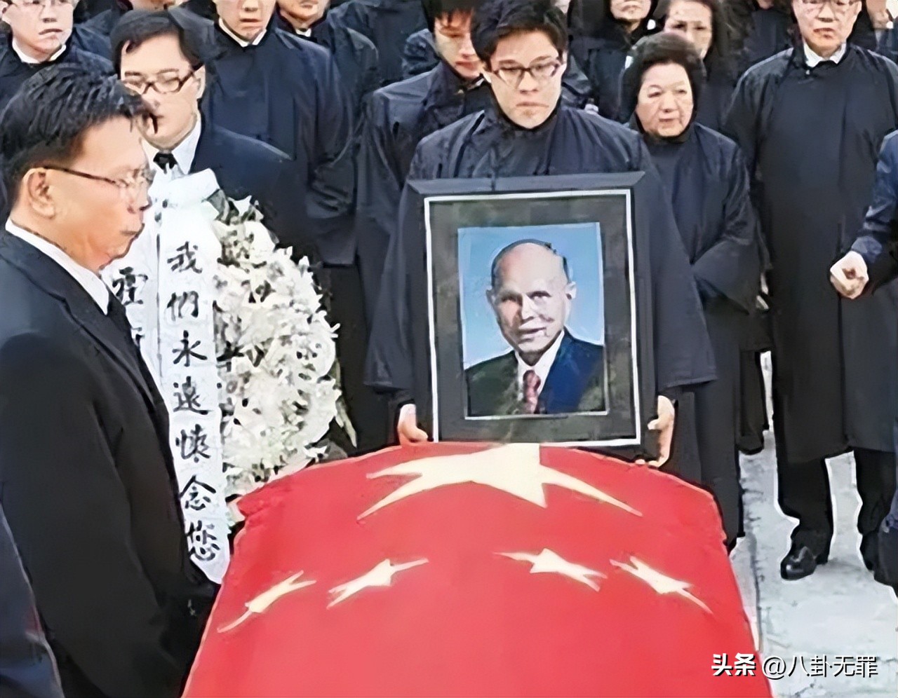 举行国葬的霍英东为何输给李嘉诚，香港四大豪门竟然没有霍英东？