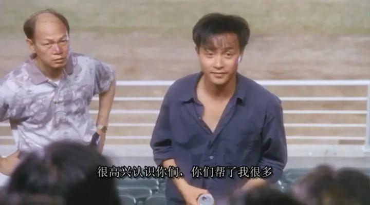 张国荣：被继母淋尿，原生家庭让他苦不堪言，46岁跳楼全身是伤