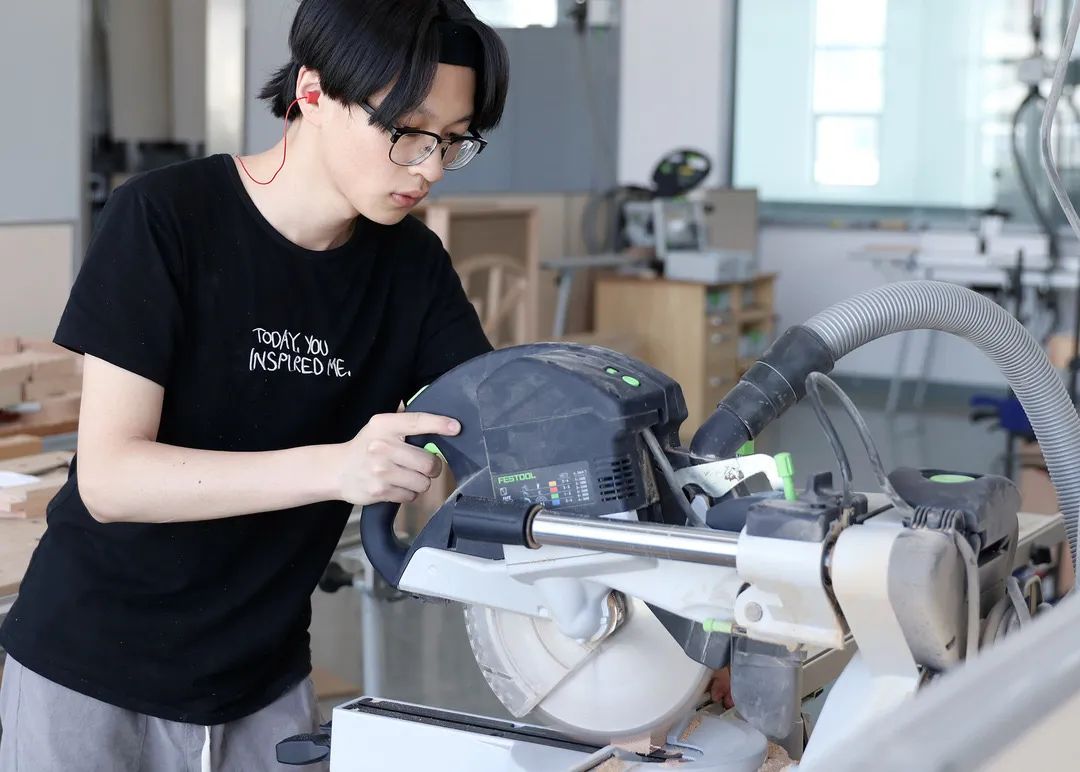 未毕业就定岗，一毕业就任教大学……这所职校的学生缘何这么牛？