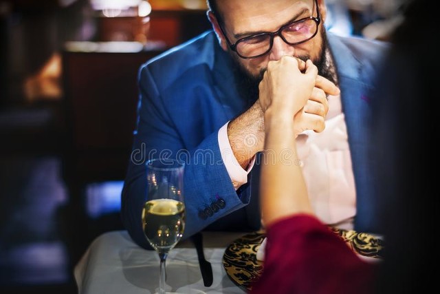 璐典汉鎵朵竴姝ヨ儨杩囦綘璧扮櫨姝ョ殑淇楄,璐典汉鎵朵竴姝ヨ儨杩囧崄骞磋矾涓冨緥