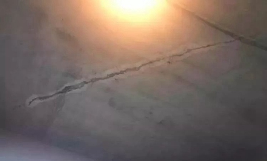 外墙渗水楼顶渗水哪种好处理,楼顶渗水最简单的处理方法