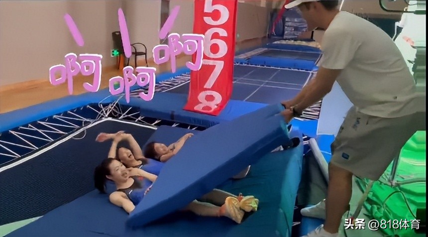 鍏ㄧ孩濠垫悶绗戝コ瑙嗛,鍏ㄧ孩濠垫悶鎬師瑙嗛