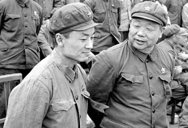 他34岁成为重庆首任市长，后当副总理，毛主席晚年两次要他挂帅