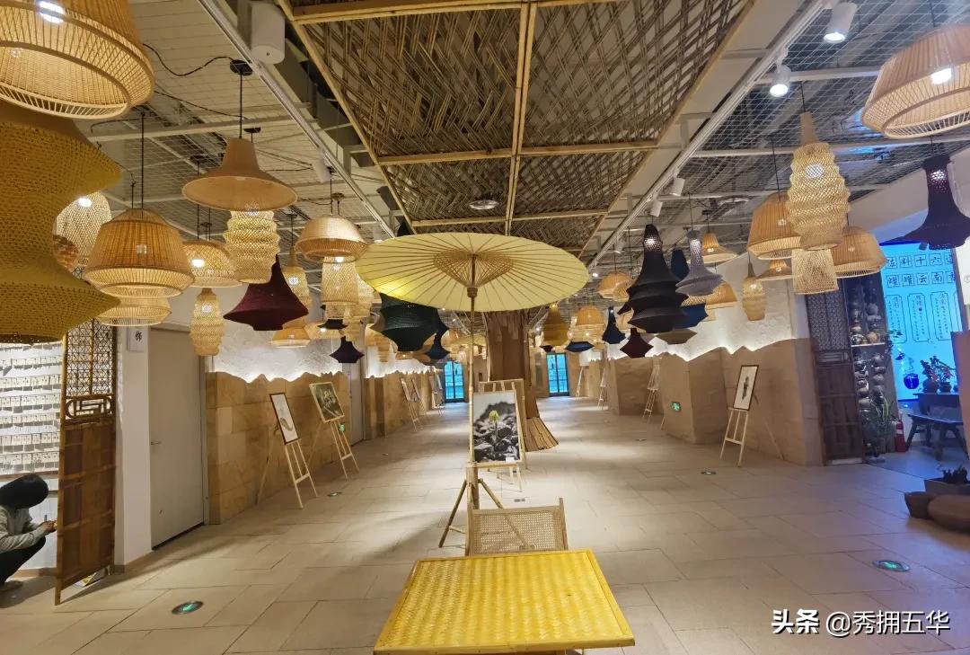 省市媒体基层采风活动走进我县,五华非遗文创产品