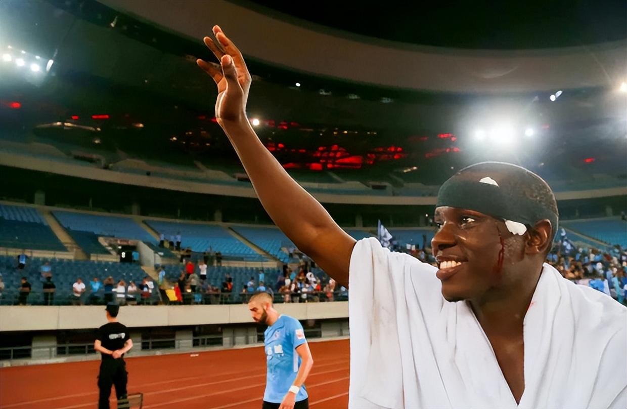 穆谢奎：打篮球出身的大连人队史第一射手，35岁还在中超名列前茅