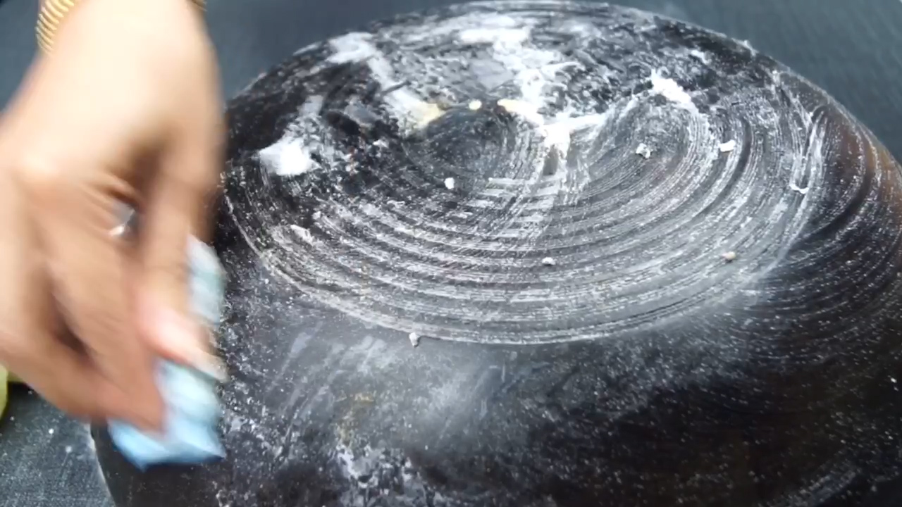 厨房炒菜防油烟戴什么口罩好,炒菜锅底要每天刷吗