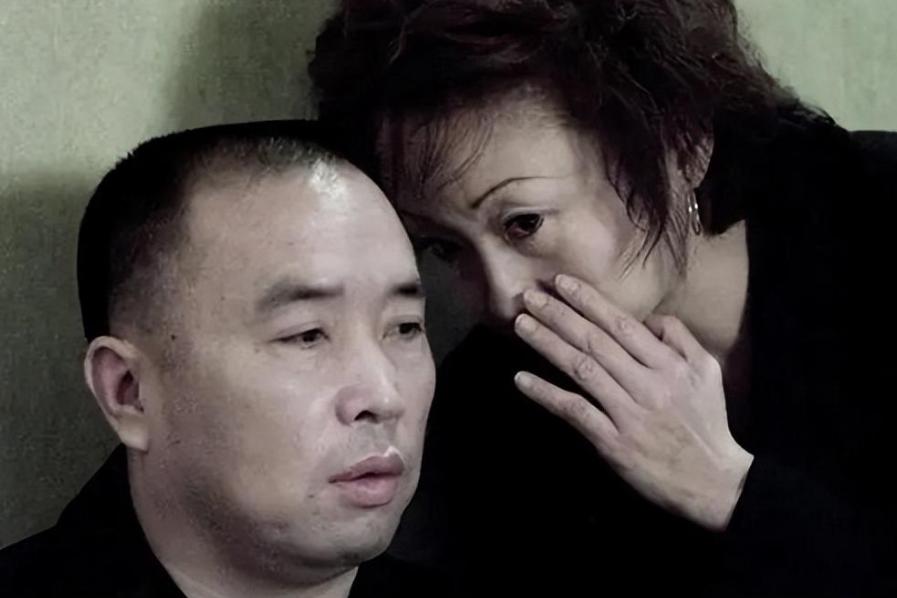 回顾：毁在*昌星赖**手里的两位女星，一个当红演员，一个甜歌天后