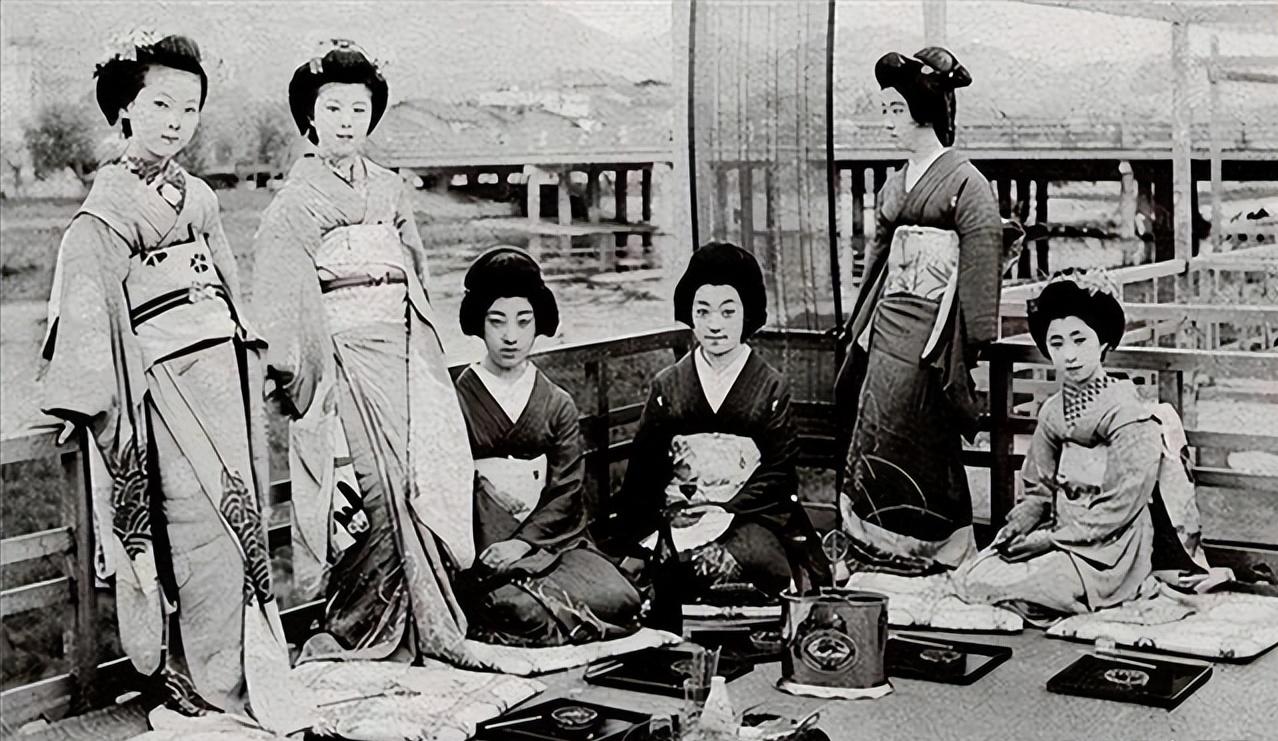 日本奇葩陋习“夜爬”：为繁衍后代不择手段，却因一个男人而废止