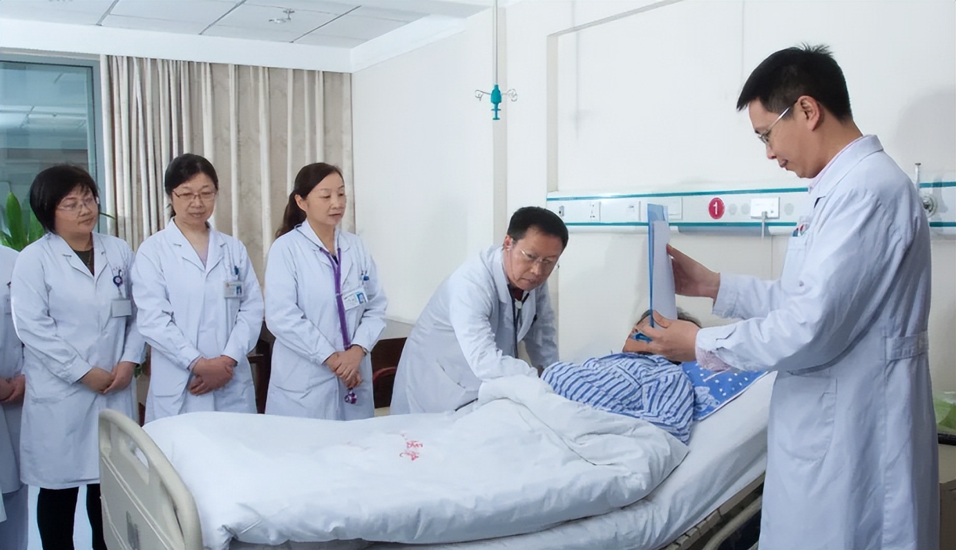 29岁小伙子酒后腹痛,36岁男人喝酒后肚子疼