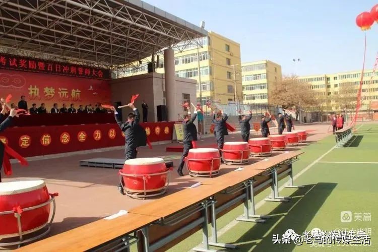 弦歌不辍芳华待灼可以形容老师吗,弦歌不辍芳华待灼的出处