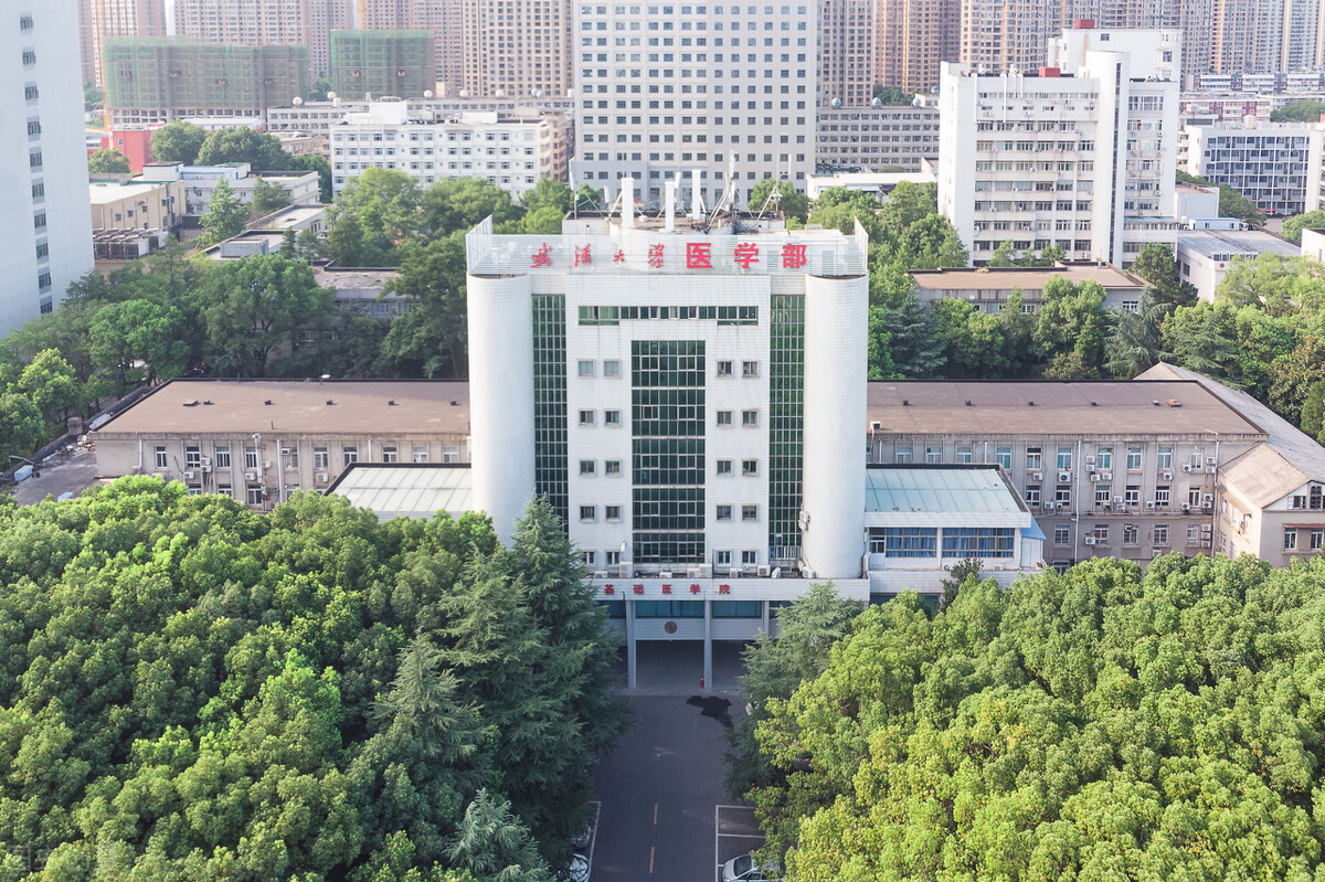 高考如果想报“口腔医学”专业，有哪些大学值得推荐？有多难考？