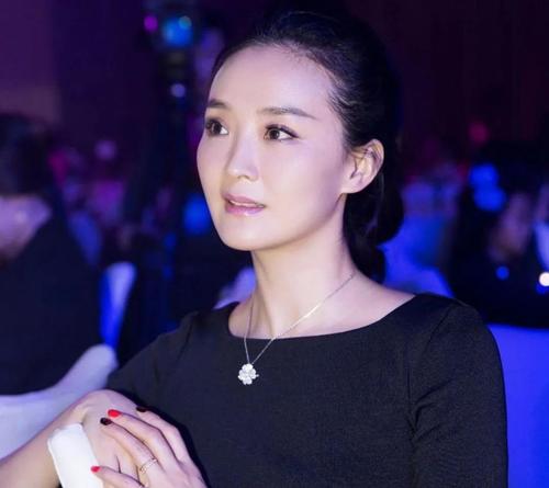 初见“灵气逼人”，再见“皱纹丛生”，王艳昙花一现背后有何辛酸