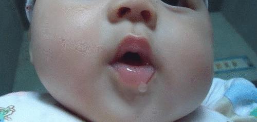 宝宝经常流口水要警惕,宝宝流口水是什么原因要警惕