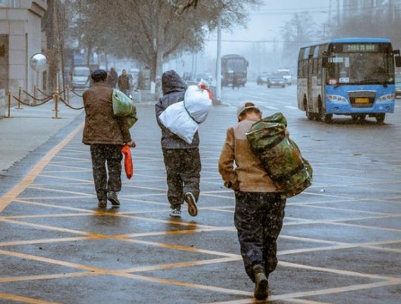 俗语人穷不说话位卑不劝人,古语人穷莫说话位卑莫劝人